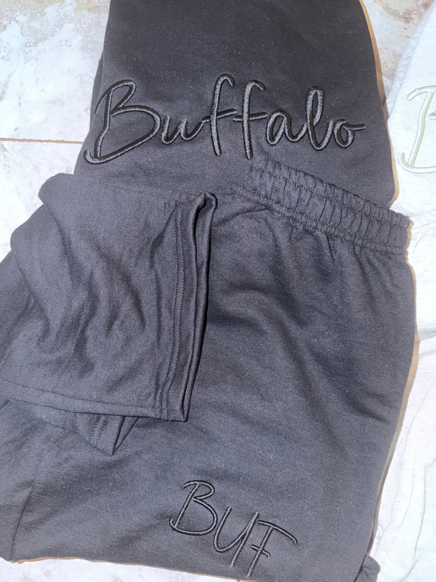 Buf Crewneck/Joggers Or Sweatpants SET